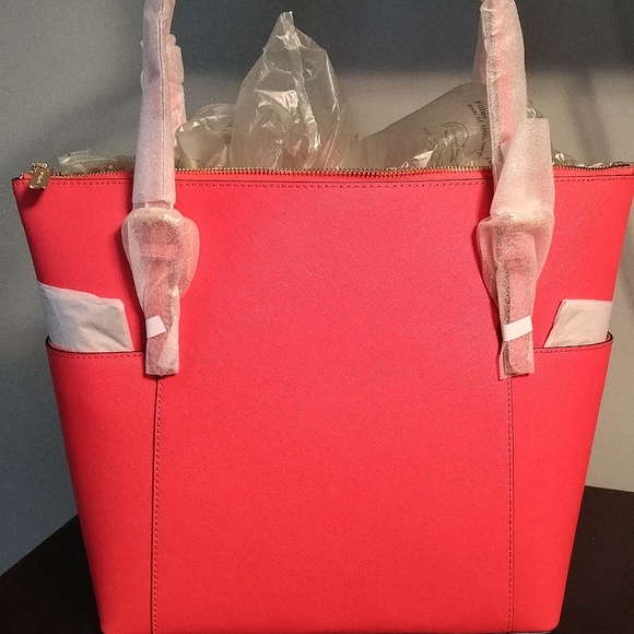 Michael Kors Jet set Deep Pink Tote - Picture 5 of 10